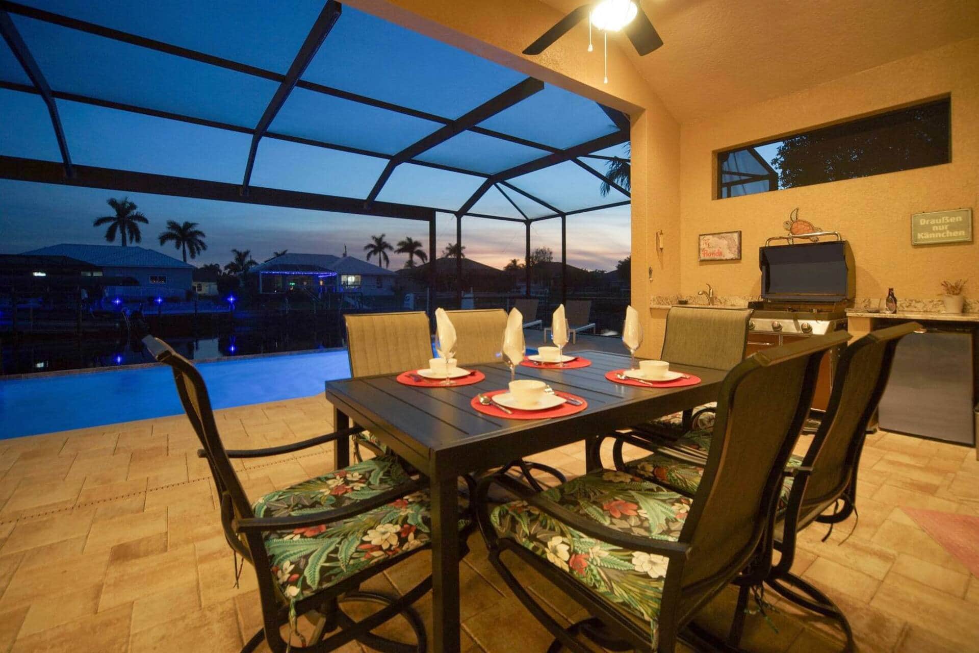 Outdoor dining – second view