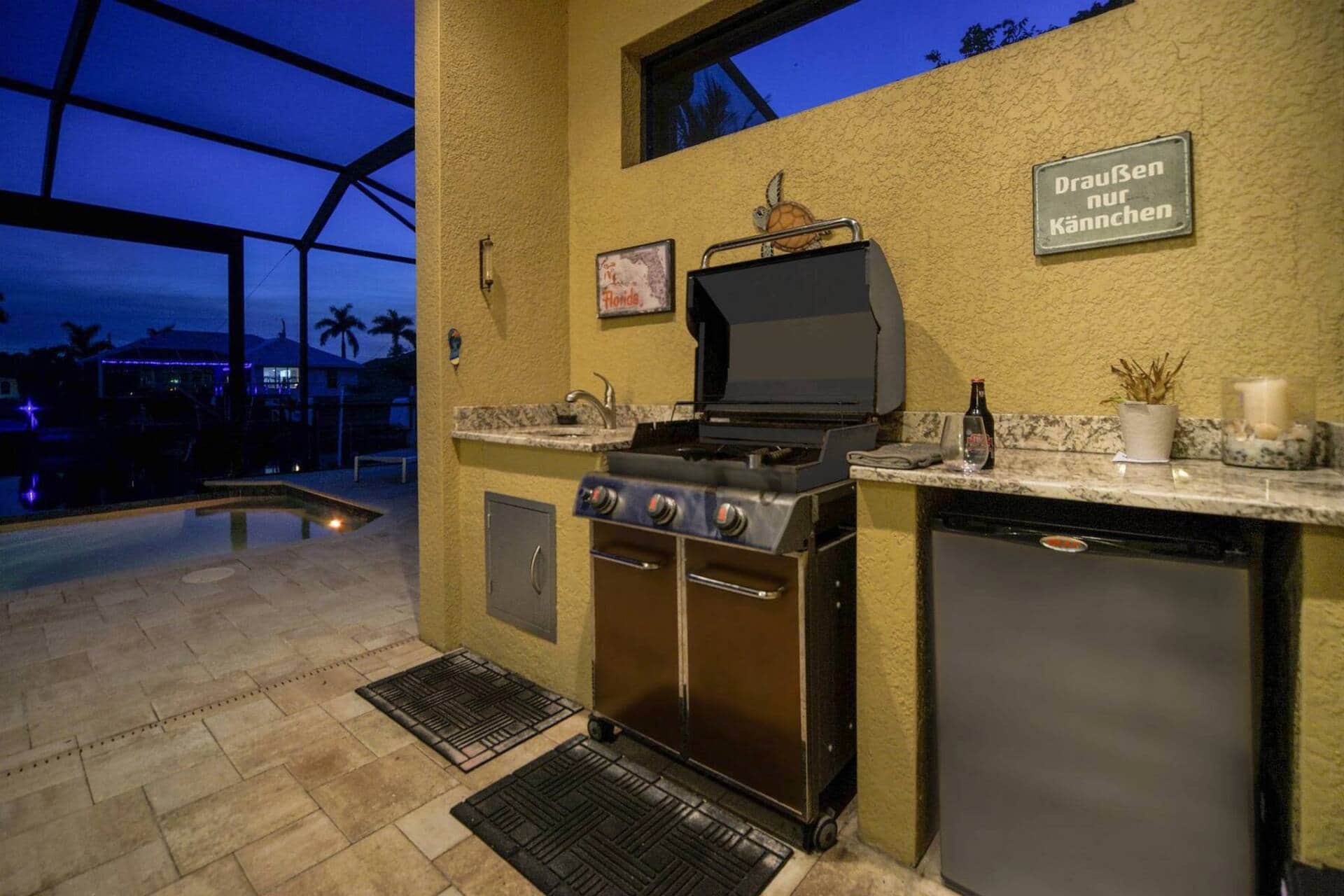Outdoor kitchen & BBQ grill